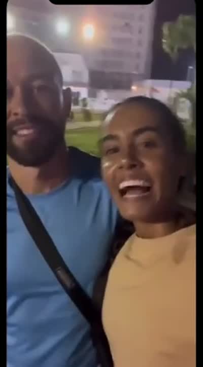 Aluno aprovado no TAF gravando depoimento